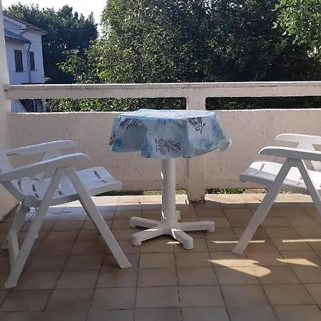 Capo Rab Pensión 3*