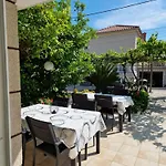 Guest house Capo Rab