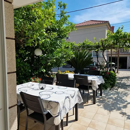Guest house Capo Rab