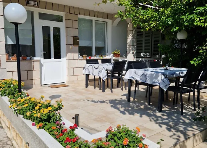 招待所 Capo Rab 3*